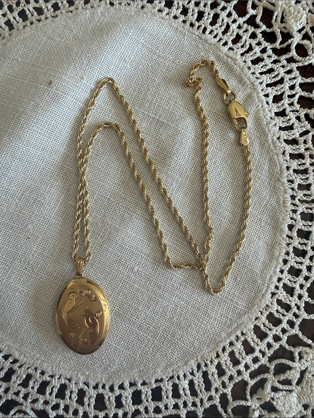 Vintage Gold Filled Oval Locket Necklace with Engraved Birds - Stamped Italy